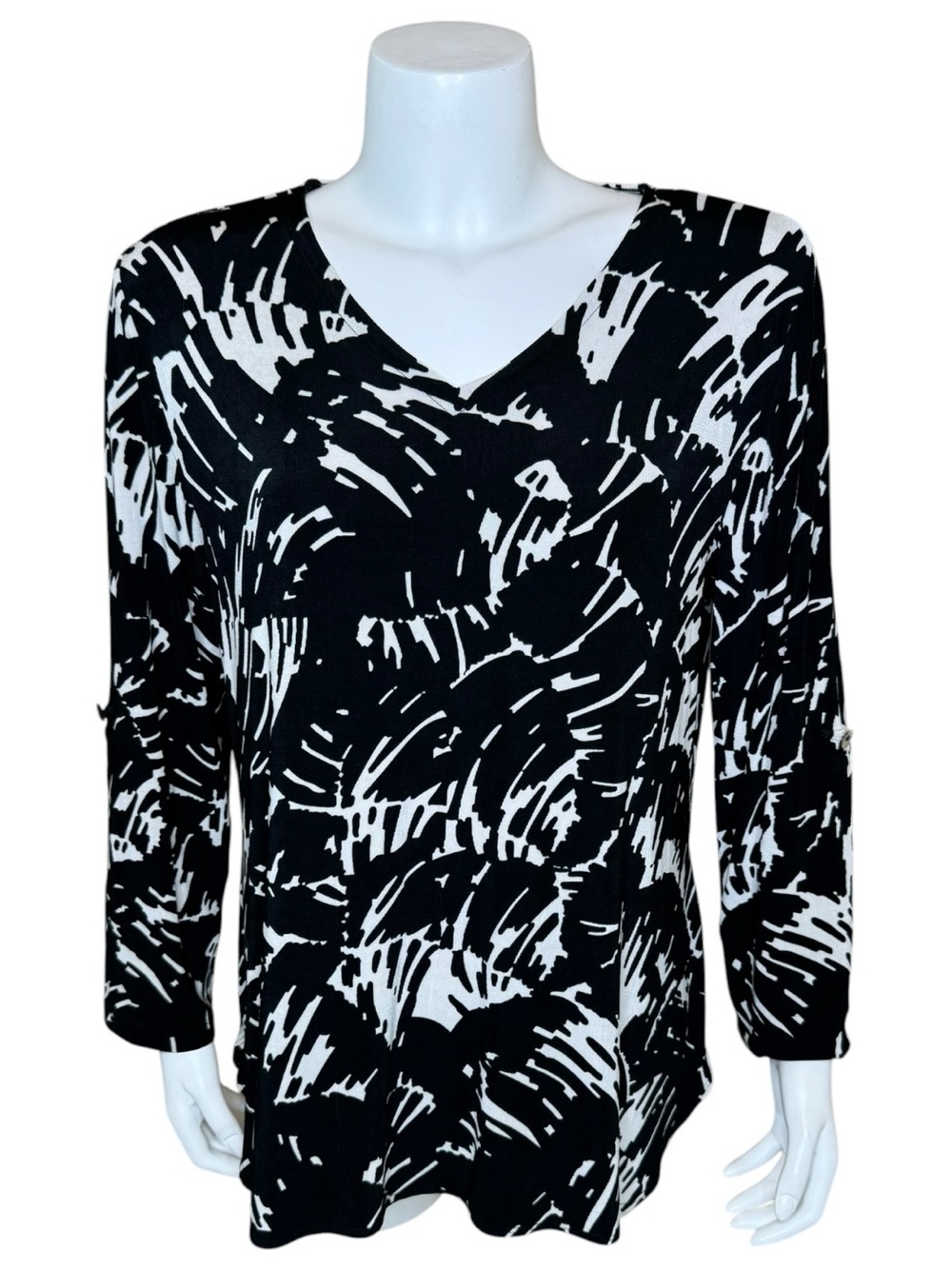 Chico’s Travelers V-neck Top L Size 2 Black Cream Abstract Leaf Print